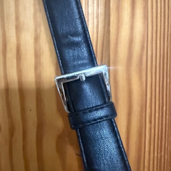 Liz Claiborne simplistic Black slim medium Leather Crossbody Adjustable Strap - Picture 8 of 13